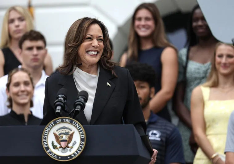 Todo el apoyo y sin ningún rival: los demócratas se encomiendan a Harris Todo el apoyo y sin ningún rival: los demócratas se encomiendan a Harris