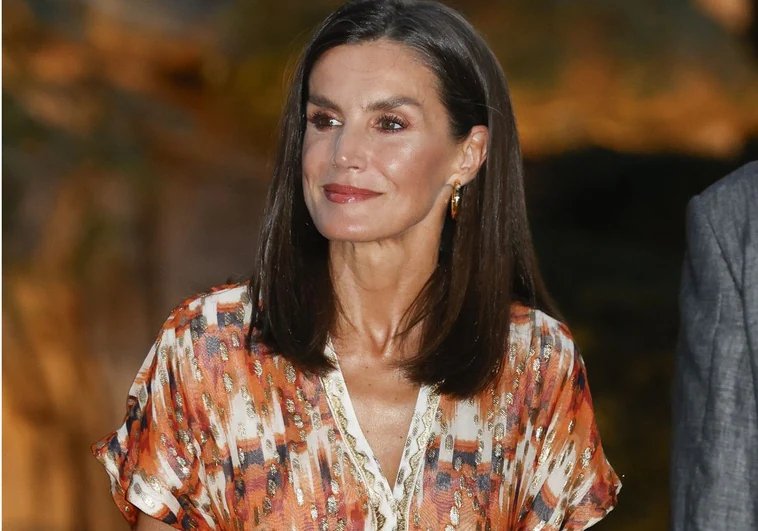 Así es el nuevo vestido que la Reina ha estrenado en Mallorca: de estilo boho y marca española sostenible Así es el nuevo vestido que la Reina ha estrenado en Mallorca: de estilo boho y marca española sostenible