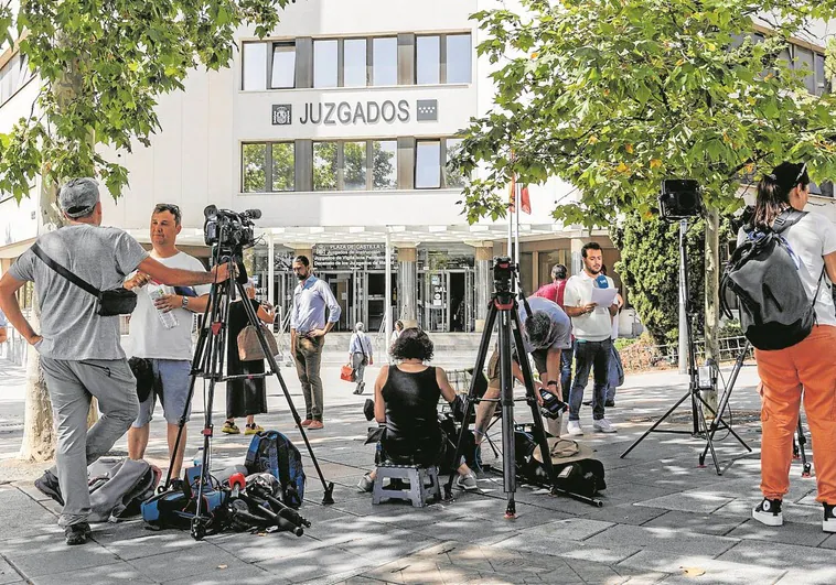 Así será la declaración de Sánchez: presencial en Moncloa y sin obligación de testificar contra su mujer Así será la declaración de Sánchez: presencial en Moncloa y sin obligación de testificar contra su mujer