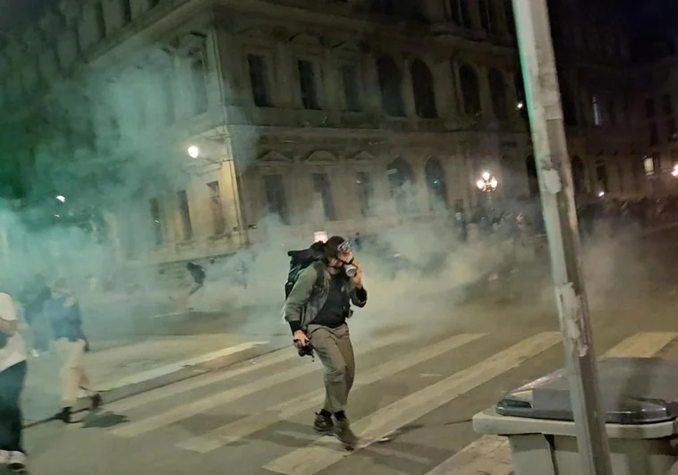 Al menos 25 detenidos y un policía herido durante las manifestaciones en Francia tras las elecciones