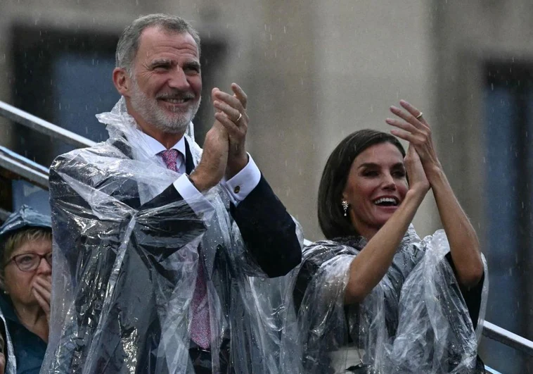 Los Reyes vibran con la delegación española en la ceremonia de apertura pese a la lluvia Los Reyes vibran con la delegación española en la ceremonia de apertura pese a la lluvia