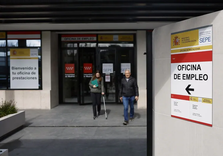 El empleo aumenta en 434.700 ocupados, un 30% menos que en 2023, pese al tirón del turismo El empleo aumenta en 434.700 ocupados, un 30% menos que en 2023, pese al tirón del turismo