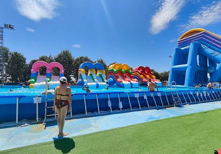 El parque acuático hinchable más grande de España con 17.000 m2: dónde está, precio de entrada y cómo llegar El parque acuático hinchable más grande de España con 17.000 m2: dónde está, precio de entrada y cómo llegar