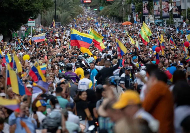 Una oposición eufórica busca una incontestable victoria ante Maduro Una oposición eufórica busca una incontestable victoria ante Maduro