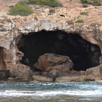 La cueva marina escondida entre Denia y Jávea: la visitó un rey y sólo se puede entrar con reserva