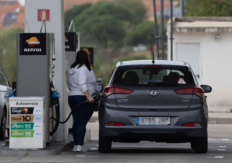 Cómo saber si una gasolinera está cerca de la autovía o lejos