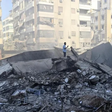 Más de un centenar de muertos durante los bombardeos israelíes del domingo contra Líbano