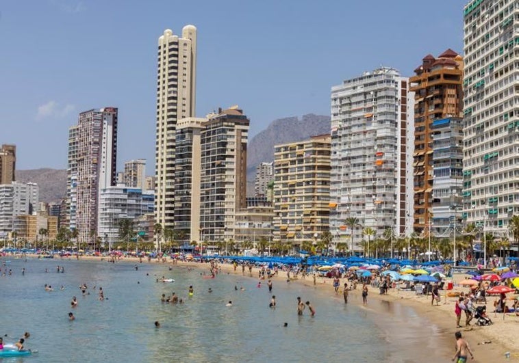 De la casa de la playa a la del pueblo: así te afectaría la nueva tributación que quiere el Gobierno para las viviendas vacías De la casa de la playa a la del pueblo: así te afectaría la nueva tributación que quiere el Gobierno para las viviendas vacías