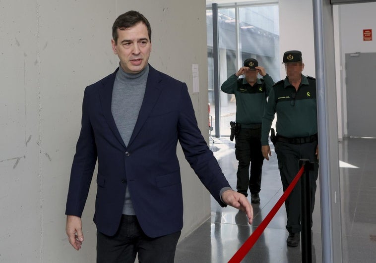 La Fiscalía sale al auxilio del hermano de Sánchez y pide archivar la causa La Fiscalía sale al auxilio del hermano de Sánchez y pide archivar la causa