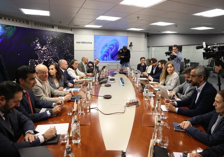El Gobierno analizará por separado el error técnico y el ciberataque como causas El Gobierno analizará por separado el error técnico y el ciberataque como causas