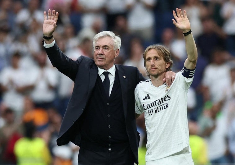 El Bernabéu se rompe en dos en una tarde de despedidas para la historia del Madrid El Bernabéu se rompe en dos en una tarde de despedidas para la historia del Madrid