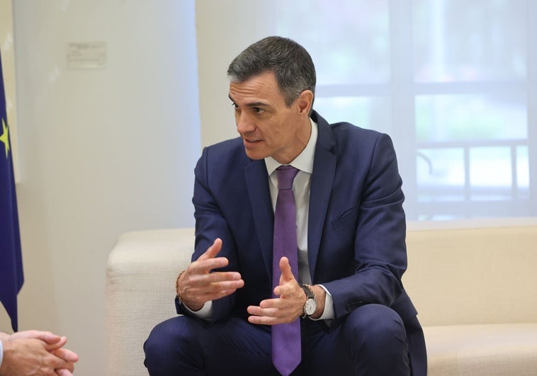 Sánchez se recluye desbordado por el clima de corrupción Sánchez se recluye desbordado por el clima de corrupción