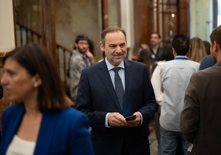 Transportes aclara que los 500.000 euros de «dietas» de Ábalos eran gastos de viajes de «delegaciones» Transportes aclara que los 500.000 euros de «dietas» de Ábalos eran gastos de viajes de «delegaciones»