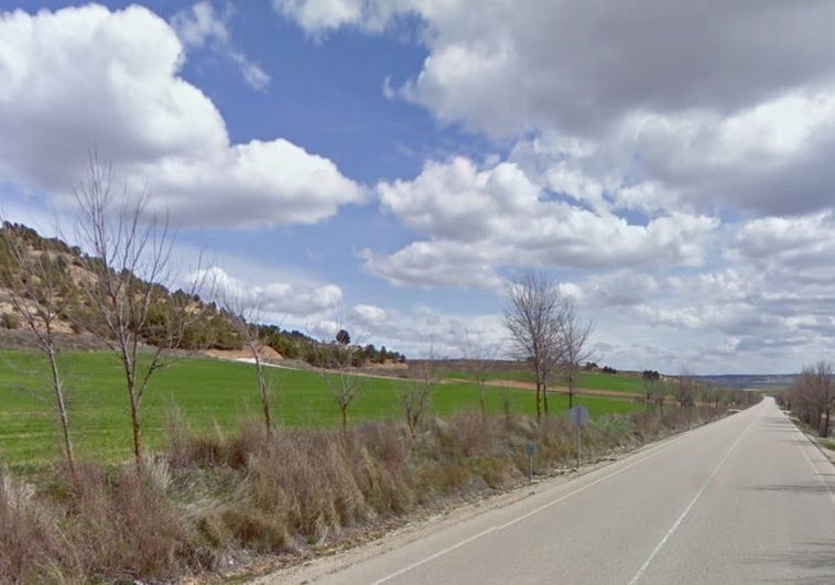 Hallado un cadáver calcinado en el interior de un vehículo en llamas en la CM-2103 a la altura de Olivares del Júcar (Cuenca) Hallado un cadáver calcinado en el interior de un vehículo en llamas en la CM-2103 a la altura de Olivares del Júcar (Cuenca)