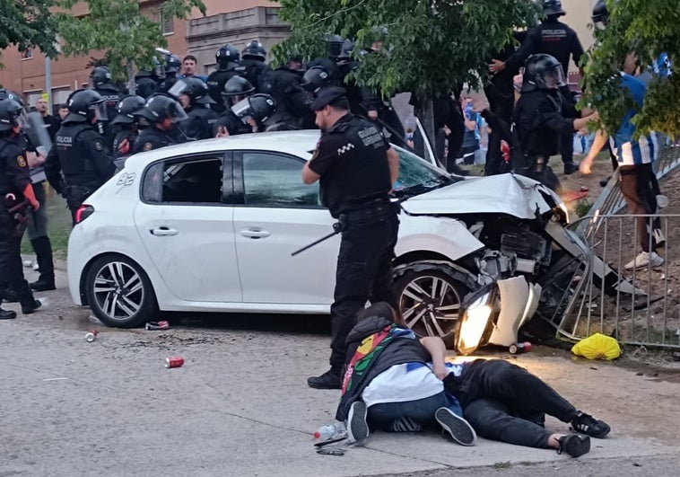 La conductora que atropelló a 16 personas antes del derbi dio negativo en alcohol y drogas: «Se sintió acosada» La conductora que atropelló a 16 personas antes del derbi dio negativo en alcohol y drogas: «Se sintió acosada»