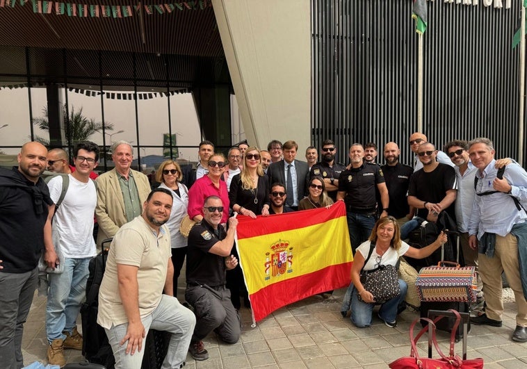 Evacuados una veintena de españoles atrapados en la revuelta de Libia Evacuados una veintena de españoles atrapados en la revuelta de Libia