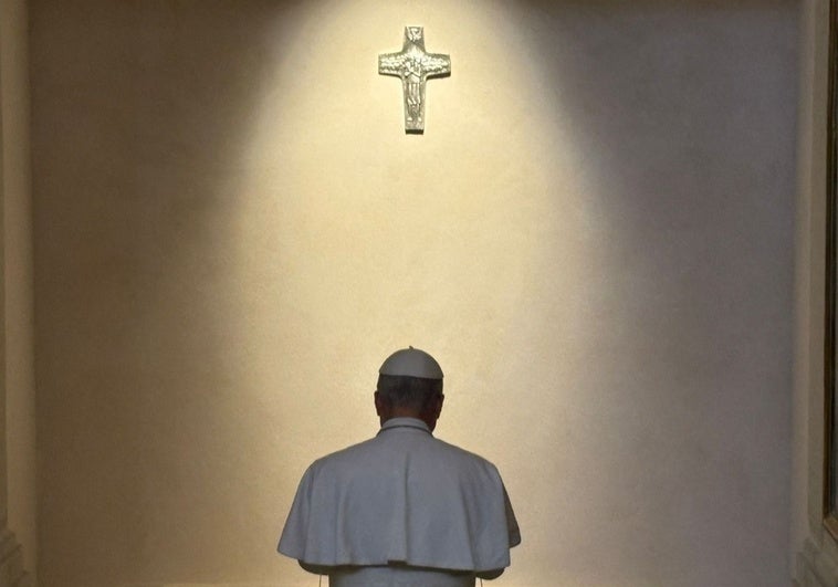 El Papa León XIV visita la tumba de Francisco tras rezar en el santuario de Genazzanoo El Papa León XIV visita la tumba de Francisco tras rezar en el santuario de Genazzanoo