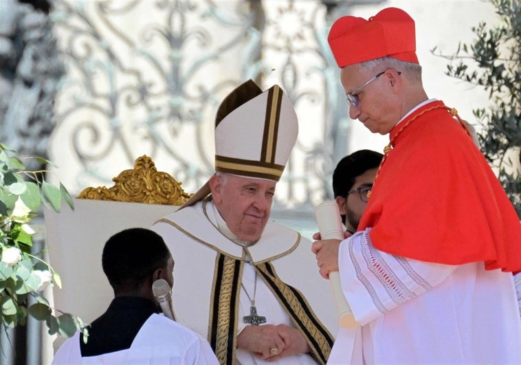 Francisco-León XIV, una sucesión forjada por una llamada de Perú a El Vaticano Francisco-León XIV, una sucesión forjada por una llamada de Perú a El Vaticano
