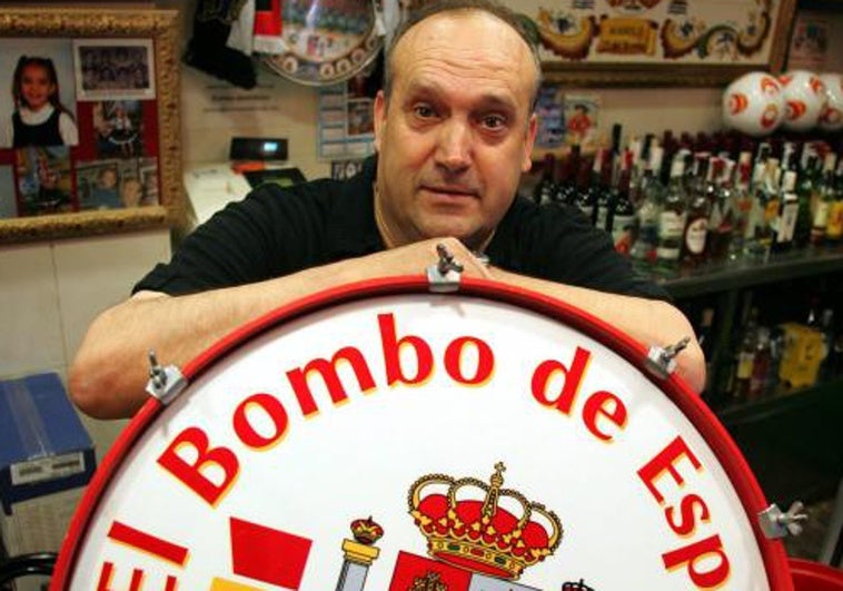 «Querido Manolo, la Armada Española ha recuperado tu bombo y deseamos que vuelva a sonar» «Querido Manolo, la Armada Española ha recuperado tu bombo y deseamos que vuelva a sonar»