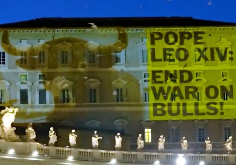 Grupos animalistas proyectan en el Vaticano un vídeo contra la tauromaquia Grupos animalistas proyectan en el Vaticano un vídeo contra la tauromaquia
