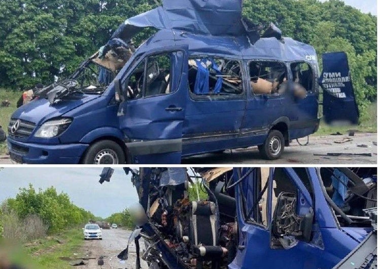 Al menos nueve muertos en el ataque de un dron ruso a un minibús de civiles en el norte de Ucrania Al menos nueve muertos en el ataque de un dron ruso a un minibús de civiles en el norte de Ucrania
