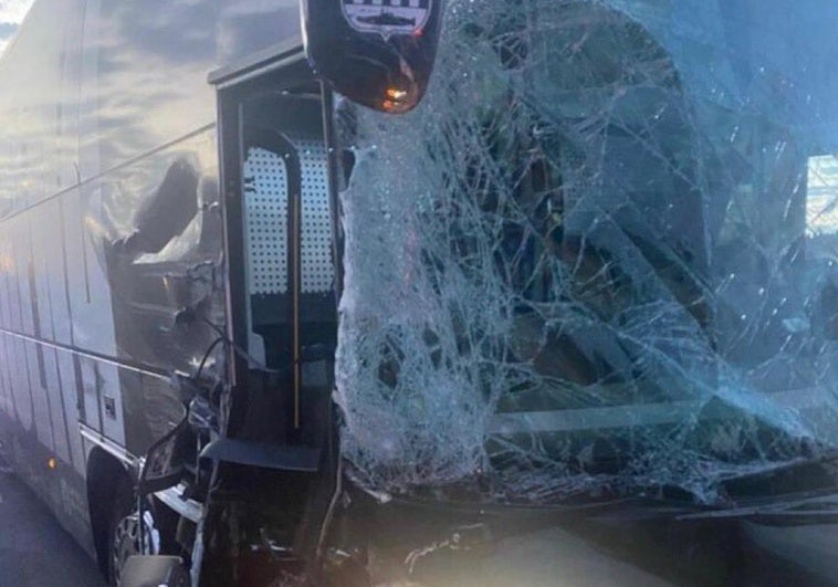 Accidente del autobús del Cartagena a su regreso de Zaragoza Accidente del autobús del Cartagena a su regreso de Zaragoza