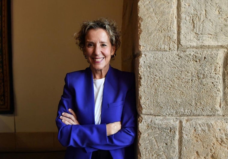 Aina Calvo, líder de una alcaldía turbulenta en Palma, derrotada por Armengol y rescatada por Sánchez Aina Calvo, líder de una alcaldía turbulenta en Palma, derrotada por Armengol y rescatada por Sánchez