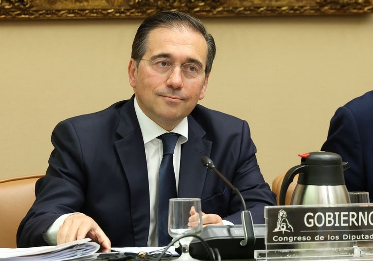 Albares alarga la agonía de los embajadores cesados Albares alarga la agonía de los embajadores cesados