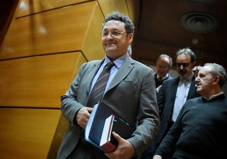 El Ejecutivo ampliará el mandato del fiscal general forzado por Europa y sin tocar a García Ortiz El Ejecutivo ampliará el mandato del fiscal general forzado por Europa y sin tocar a García Ortiz