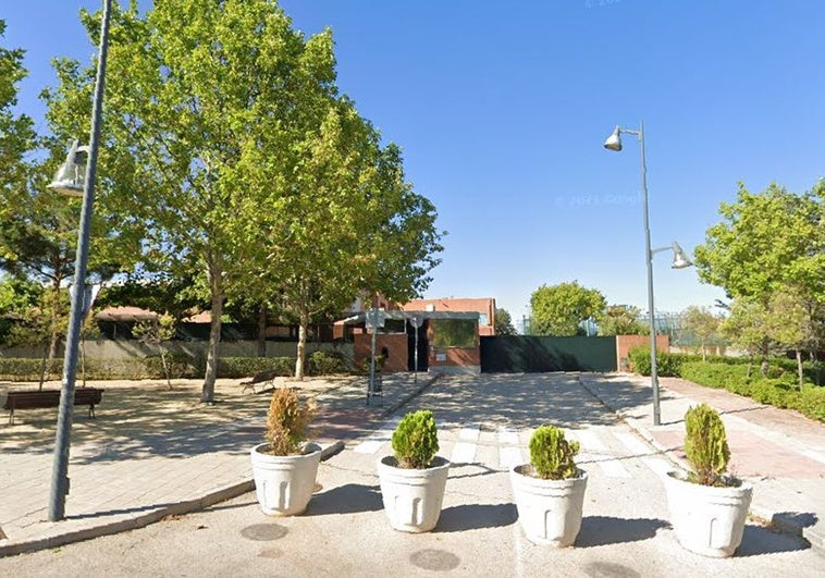 Ejecutan a tiros a un ucraniano de 52 años junto a un colegio de Pozuelo Ejecutan a tiros a un ucraniano de 52 años junto a un colegio de Pozuelo