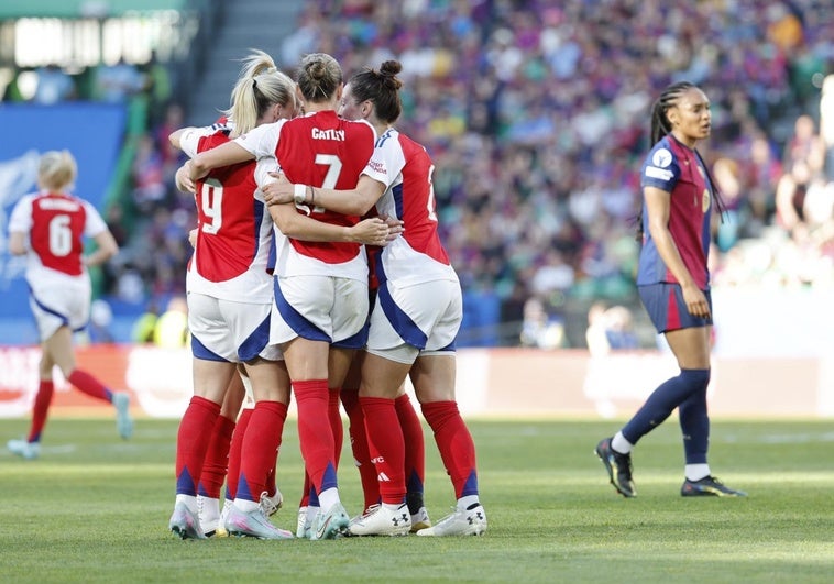 El Arsenal de Mariona da la sorpresa, gana la Champions y baja a la tierra al Barcelona El Arsenal de Mariona da la sorpresa, gana la Champions y baja a la tierra al Barcelona
