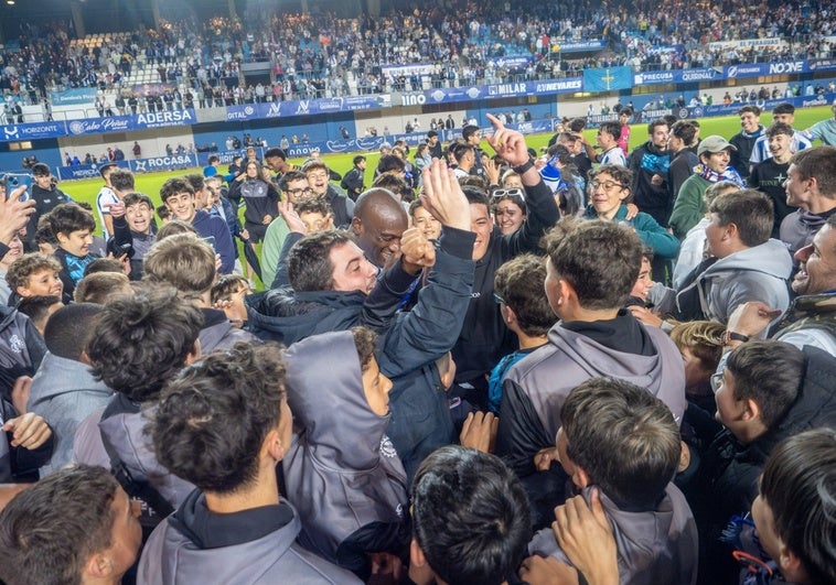 El ascenso a Primera RFEF del Real Avilés, el equipo de los mil nombres al que se ha enganchado Bizarrap El ascenso a Primera RFEF del Real Avilés, el equipo de los mil nombres al que se ha enganchado Bizarrap