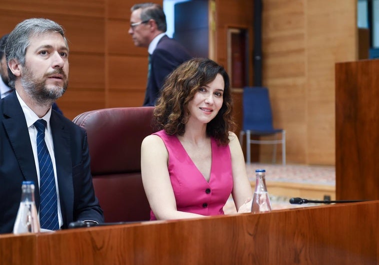 El juez imputa a dos exaltos cargos del Gobierno de Ayuso por las muertes en residencias durante la pandemia del covid El juez imputa a dos exaltos cargos del Gobierno de Ayuso por las muertes en residencias durante la pandemia del covid