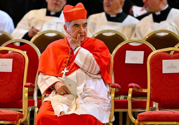 El Papa se reúne con Becciu, el cardenal defenestrado por Francisco, que le reitera su inocencia El Papa se reúne con Becciu, el cardenal defenestrado por Francisco, que le reitera su inocencia