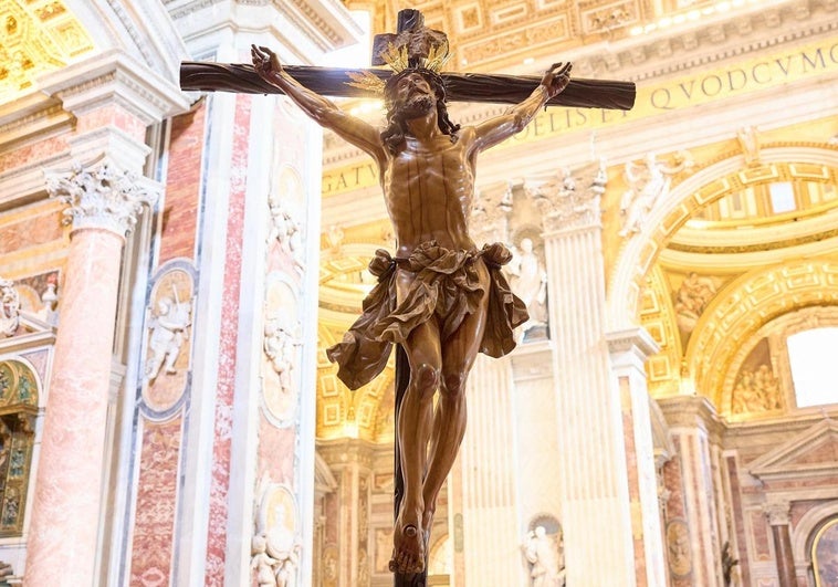 Roma se rinde ante el Cachorro en su primer día expuesto en la basílica de San Pedro Roma se rinde ante el Cachorro en su primer día expuesto en la basílica de San Pedro
