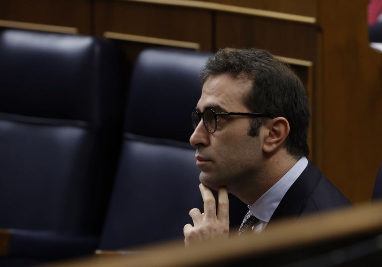 El Gobierno salva su plan antiaranceles gracias a Podemos y con Junts jugando al suspense El Gobierno salva su plan antiaranceles gracias a Podemos y con Junts jugando al suspense