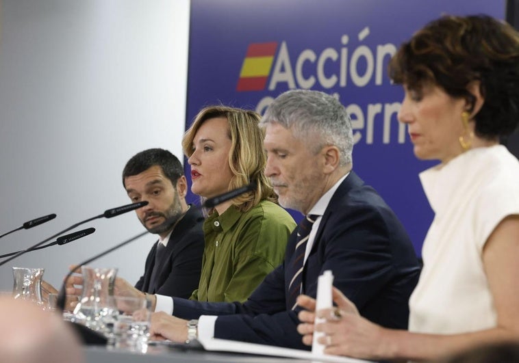 Moncloa no cuela el catalán en la UE pero se exculpa: «Lo hemos intentado todo» Moncloa no cuela el catalán en la UE pero se exculpa: «Lo hemos intentado todo»