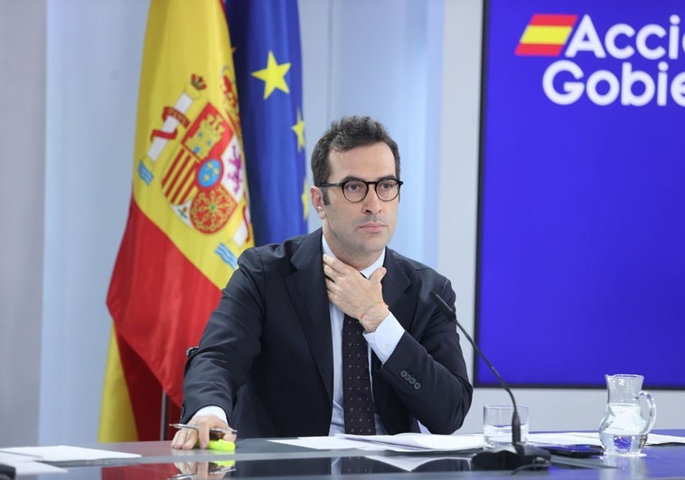 El Gobierno lanza la consulta sobre la opa de BBVA a Sabadell: pide argumentos y propuestas El Gobierno lanza la consulta sobre la opa de BBVA a Sabadell: pide argumentos y propuestas
