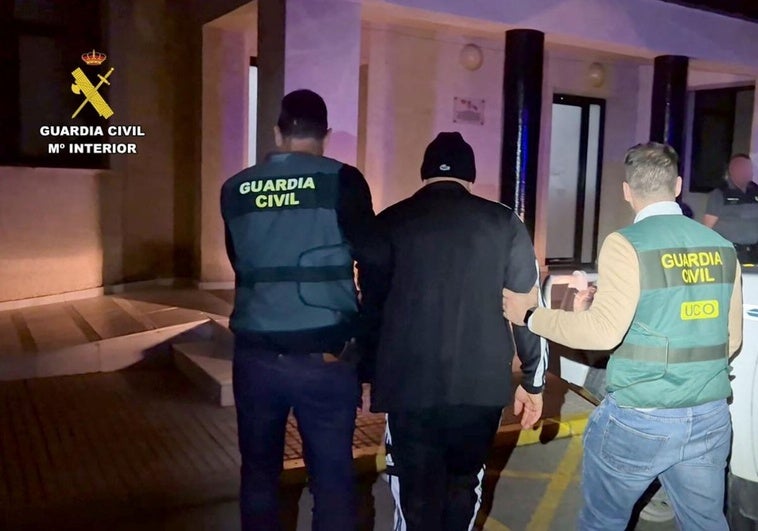 Detenido el último tripulante de la narcolancha que mató a dos guardias civiles en Barbate Detenido el último tripulante de la narcolancha que mató a dos guardias civiles en Barbate