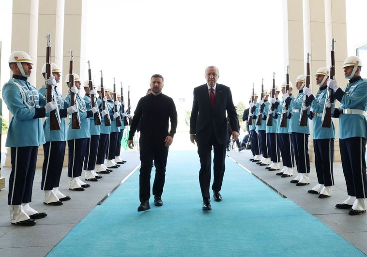 Ucrania envía una delegación a Estambul para reunirse con Rusia por primera vez en tres años Ucrania envía una delegación a Estambul para reunirse con Rusia por primera vez en tres años