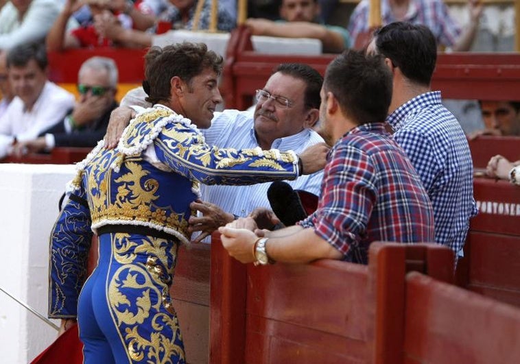 Manuel Escribano se encierra con seis Victorinos «en la plaza donde estuve a punto de perder la vida» Manuel Escribano se encierra con seis Victorinos «en la plaza donde estuve a punto de perder la vida»