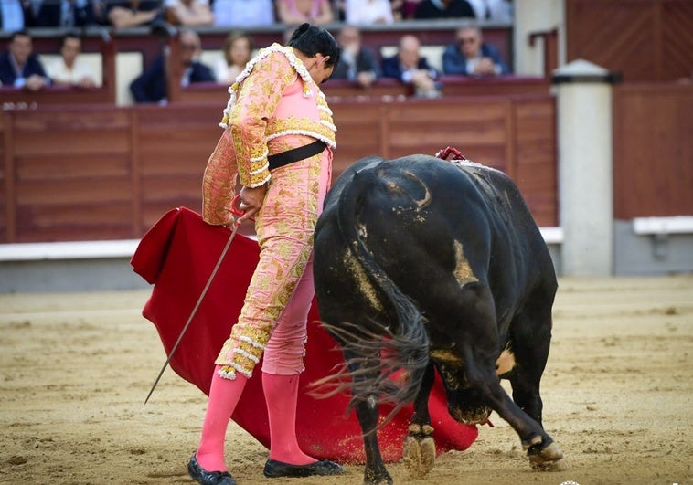 Fortes: ¡así se torea, así se carga la suerte! Fortes: ¡así se torea, así se carga la suerte!