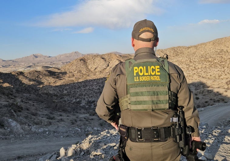De patrulla por la frontera del 'sheriff' Trump con México De patrulla por la frontera del ‘sheriff’ Trump con México