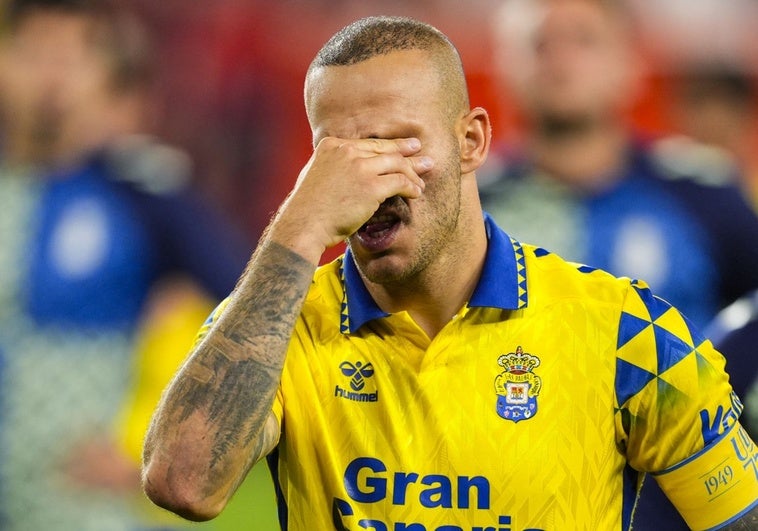 Histórica debacle del fútbol canario: descienden todos sus equipos en las cuatro primeras categorías Histórica debacle del fútbol canario: descienden todos sus equipos en las cuatro primeras categorías