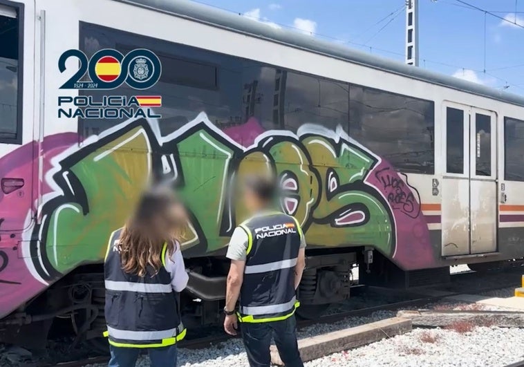 Macrooperación contra los grafiteros de trenes y metro, con 29 detenidos y más de un millón de euros en daños a los convoyes Macrooperación contra los grafiteros de trenes y metro, con 29 detenidos y más de un millón de euros en daños a los convoyes