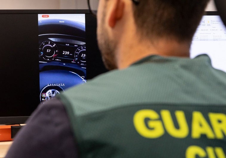 Cómo rastrea la Guardia Civil las redes sociales buscando a los 'exhibicionistas' del volante Cómo rastrea la Guardia Civil las redes sociales buscando a los ‘exhibicionistas’ del volante