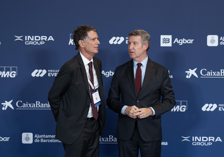 Feijóo denuncia la arbitrariedad del Gobierno para frenar la opa del BBVA Feijóo denuncia la arbitrariedad del Gobierno para frenar la opa del BBVA