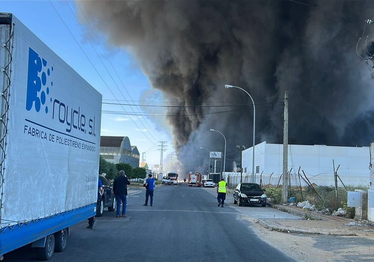 Los testimonios de los trabajadores: «No nos dio tiempo ni a activar el sistema anti incendios» Los testimonios de los trabajadores: «No nos dio tiempo ni a activar el sistema anti incendios»