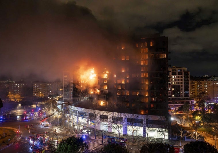 El juez archiva la causa del incendio mortal de Campanar al no ver delito El juez archiva la causa del incendio mortal de Campanar al no ver delito