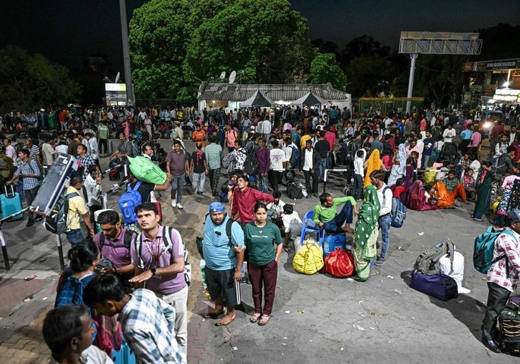 India y Pakistán intercambian disparos a pesar del alto el fuego India y Pakistán intercambian disparos a pesar del alto el fuego